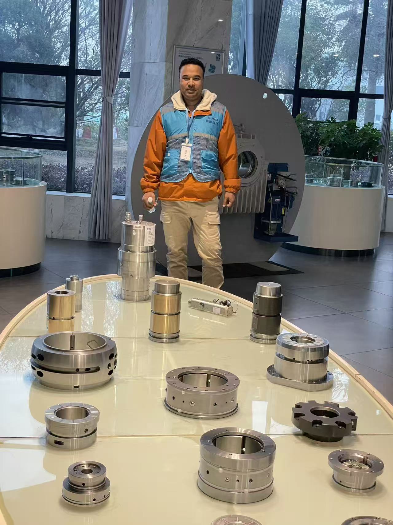 Industrial bearing product application showroom review during SUND manufacturer visit