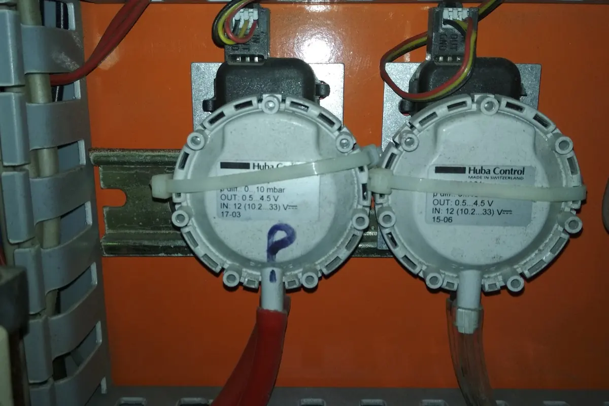 Pressure transmitter for batteries, dc systems, chemicals and hazardous items, product-family capability