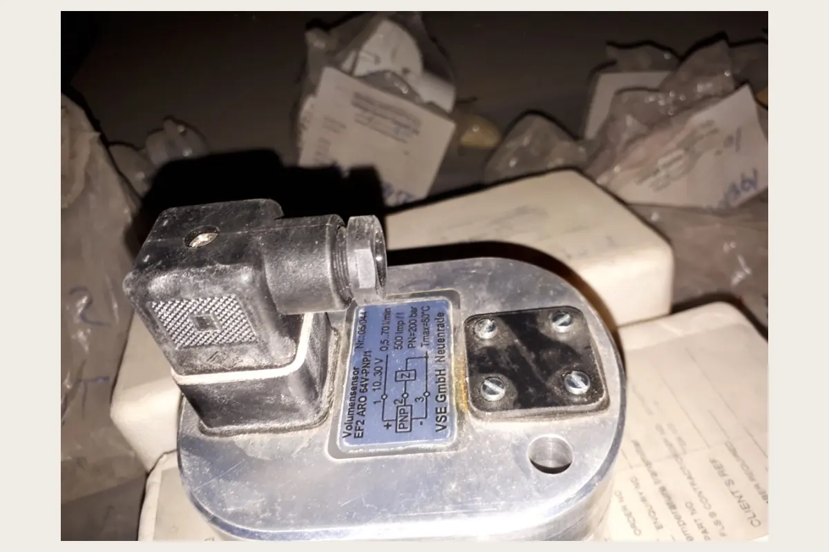 FLOW METER EF2 2 for batteries, dc systems, chemicals and hazardous items, product-family capability
